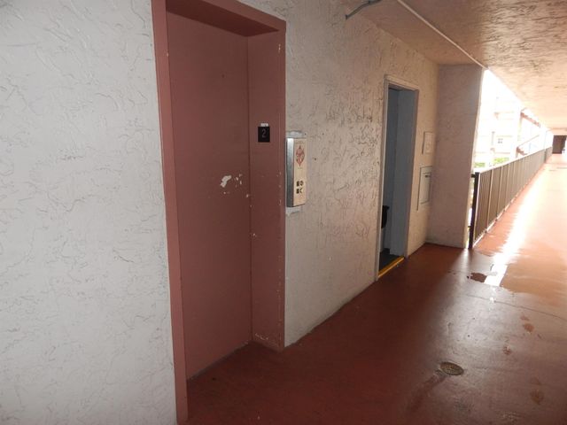 225 Bonnie Boulevard 204, Palm Springs, FL 33461