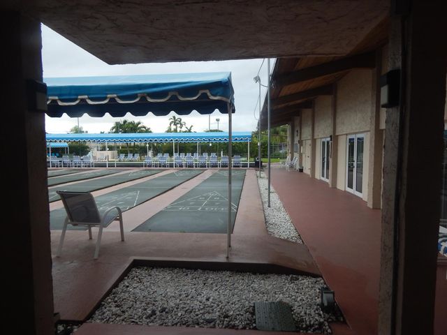 225 Bonnie Boulevard 204, Palm Springs, FL 33461