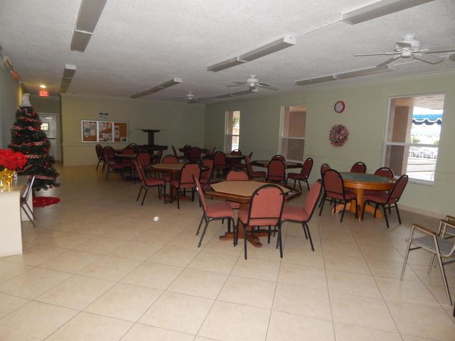 225 Bonnie Boulevard 204, Palm Springs, FL 33461