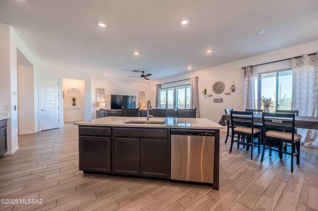 10843 N Cactus Point Drive, Tucson, AZ 85742