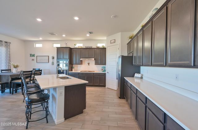 10843 N Cactus Point Drive, Tucson, AZ 85742