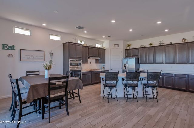 10843 N Cactus Point Drive, Tucson, AZ 85742