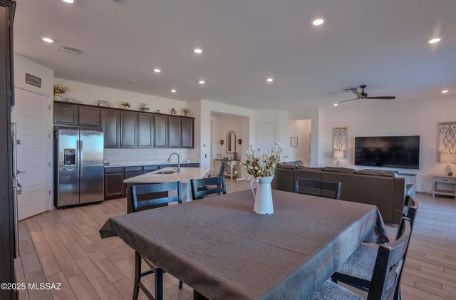 10843 N Cactus Point Drive, Tucson, AZ 85742