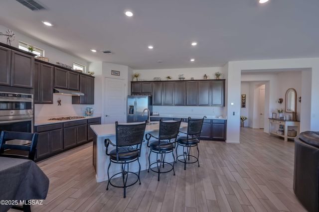 10843 N Cactus Point Drive, Tucson, AZ 85742