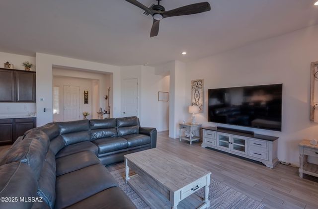 10843 N Cactus Point Drive, Tucson, AZ 85742