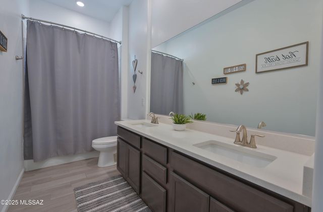 10843 N Cactus Point Drive, Tucson, AZ 85742