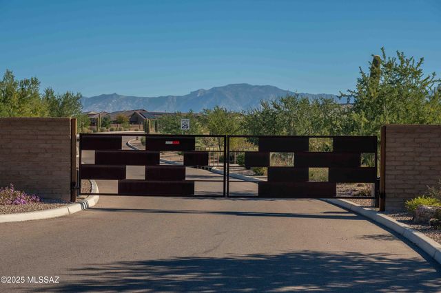 10843 N Cactus Point Drive, Tucson, AZ 85742