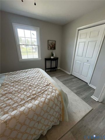 512 Magnolia Farms Dr, Petersburg, VA 23803