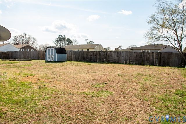 512 Magnolia Farms Dr, Petersburg, VA 23803