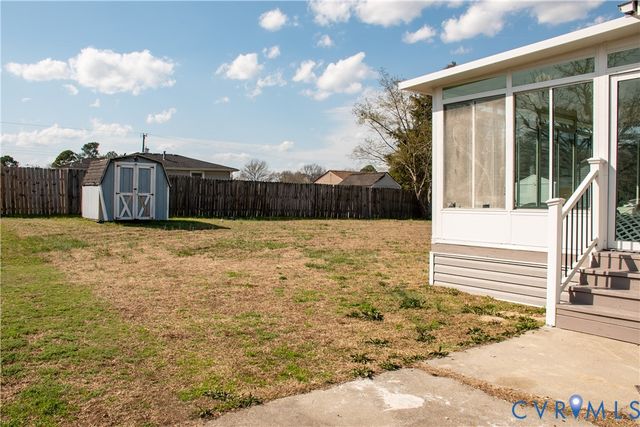 512 Magnolia Farms Dr, Petersburg, VA 23803