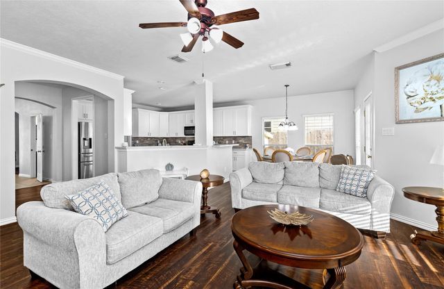 6722 Haider Avenue, Baytown, TX 77521