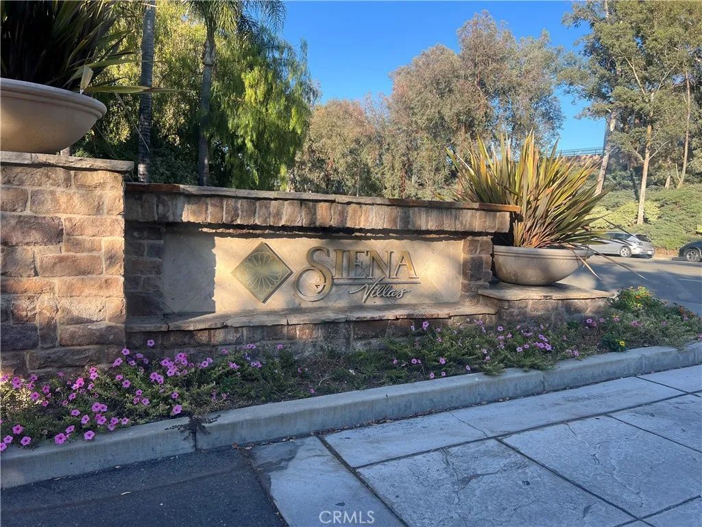 24151 Del Monte, Valencia, CA 91355