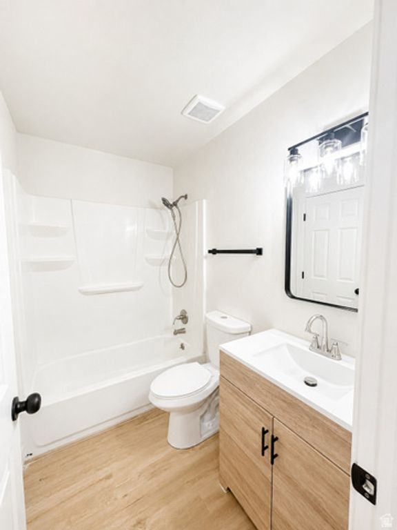 Image 20 of property listing at 3025 W WESTCOVE DR, West Valley City, UT 84119