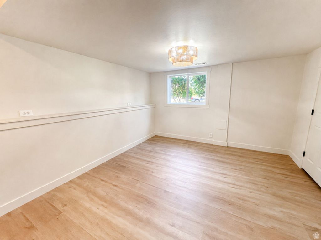 Image 22 of property listing at 3025 W WESTCOVE DR, West Valley City, UT 84119