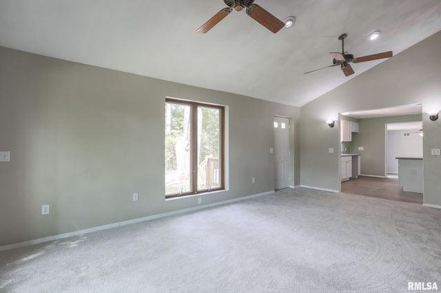 1013 S SCHMIDT Avenue, Peoria, IL 61607