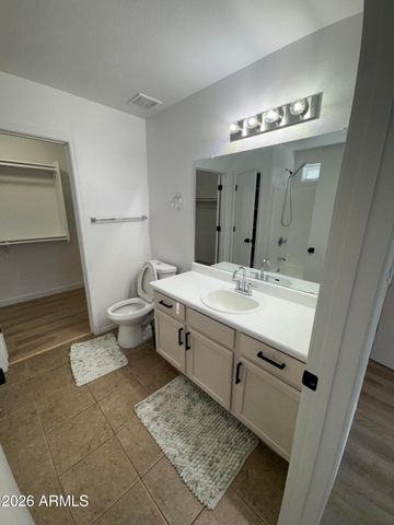 2739 E BEVERLY Lane, Phoenix, AZ 85032