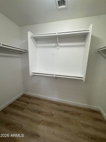 2739 E BEVERLY Lane, Phoenix, AZ 85032