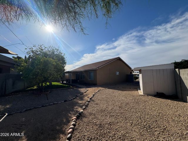 2739 E BEVERLY Lane, Phoenix, AZ 85032