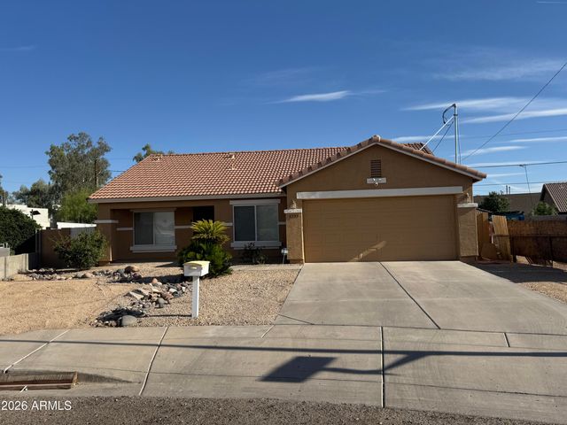 2739 E BEVERLY Lane, Phoenix, AZ 85032