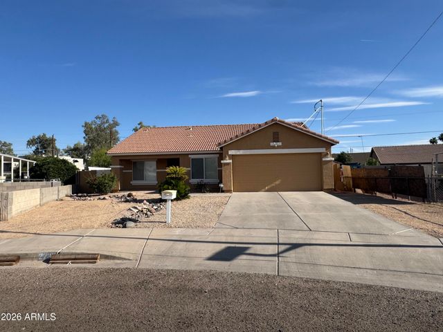 2739 E BEVERLY Lane, Phoenix, AZ 85032