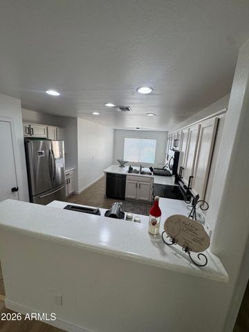 2739 E BEVERLY Lane, Phoenix, AZ 85032