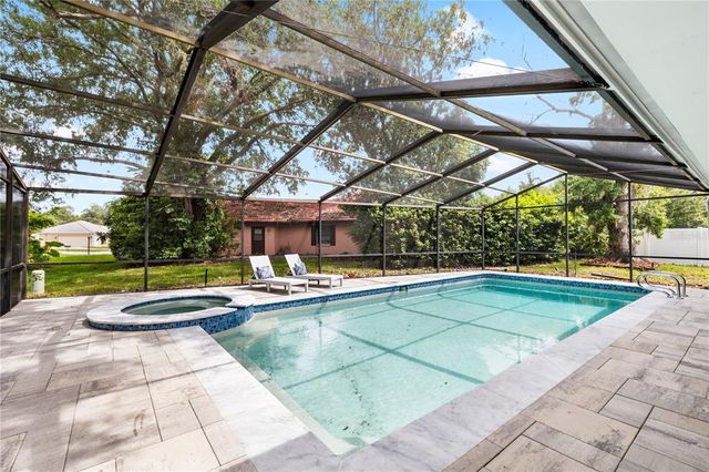 9211 CYPRESSWOOD CIRCLE, Tampa, FL 33647