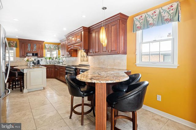 113 WHITE OAK RD, Cherry Hill, NJ 08034