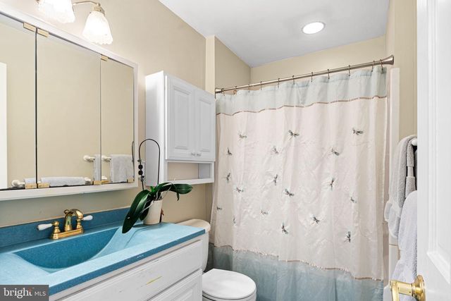 113 WHITE OAK RD, Cherry Hill, NJ 08034