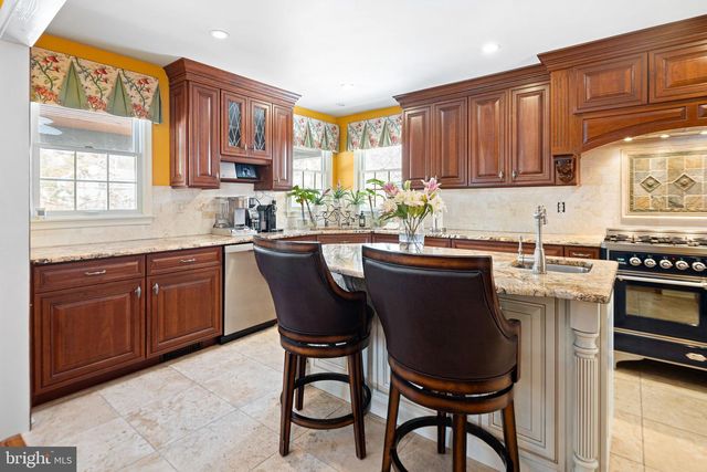 113 WHITE OAK RD, Cherry Hill, NJ 08034