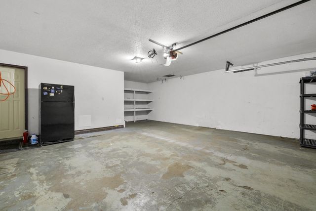 1201 25th PL NW, Minot, ND 58703