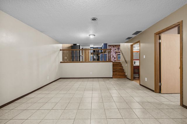 1201 25th PL NW, Minot, ND 58703
