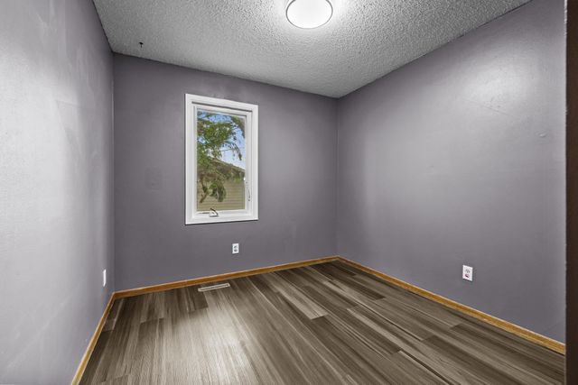 1201 25th PL NW, Minot, ND 58703