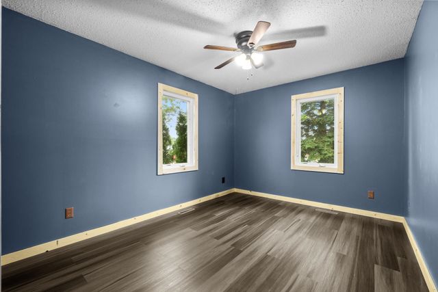 1201 25th PL NW, Minot, ND 58703