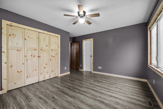 1201 25th PL NW, Minot, ND 58703