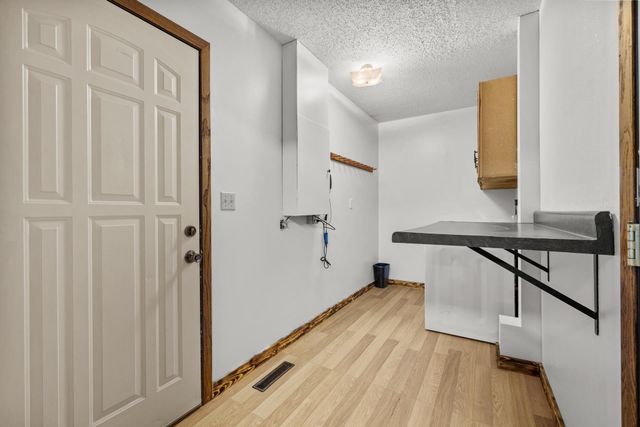1201 25th PL NW, Minot, ND 58703