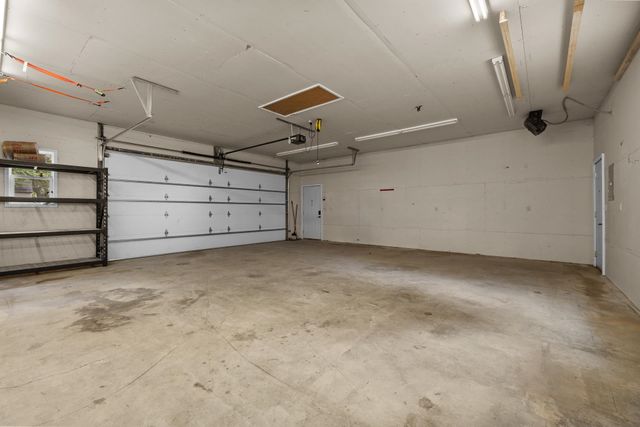 1201 25th PL NW, Minot, ND 58703