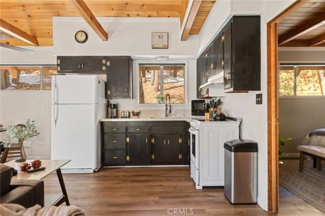 32903 Canyon Drive, Green Valley Lake, CA 92341