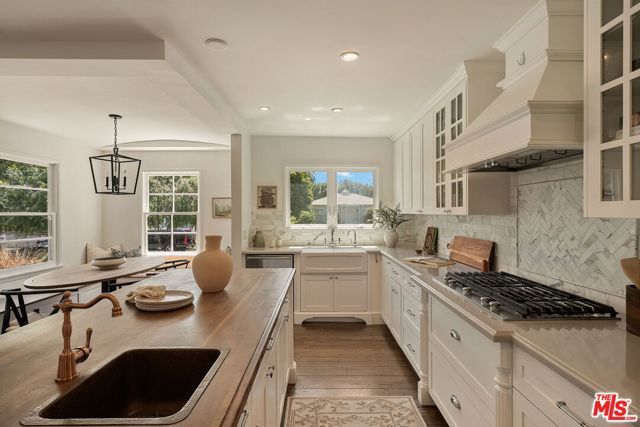 11829 Pacific Avenue, Los Angeles, CA 90066