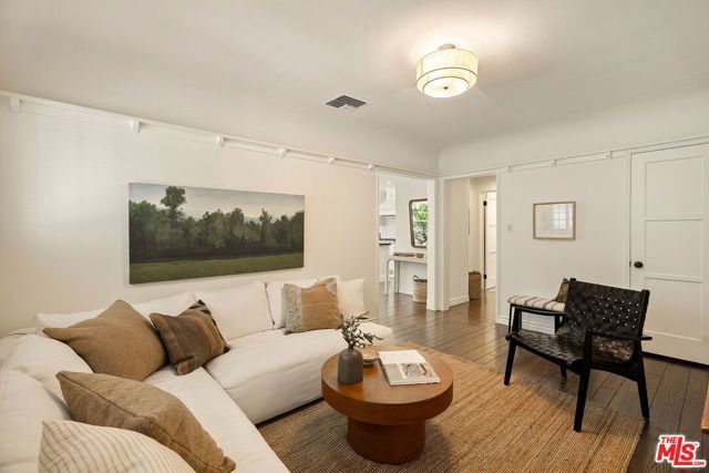 11829 Pacific Avenue, Los Angeles, CA 90066