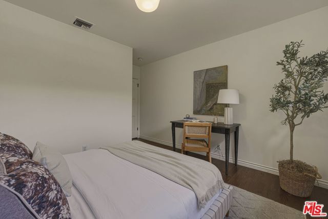 11829 Pacific Avenue, Los Angeles, CA 90066