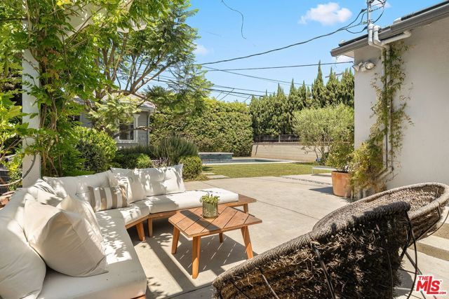11829 Pacific Avenue, Los Angeles, CA 90066