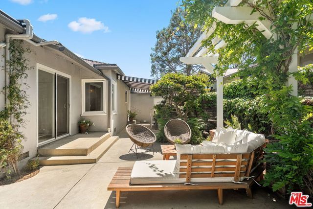 11829 Pacific Avenue, Los Angeles, CA 90066