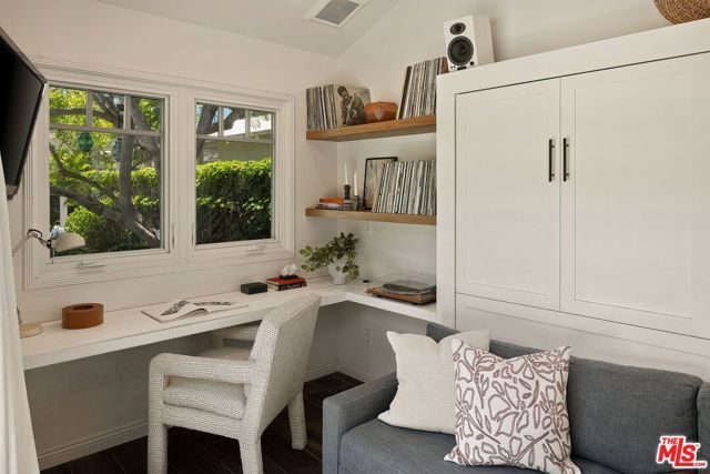 11829 Pacific Avenue, Los Angeles, CA 90066