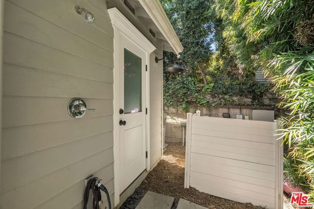 11829 Pacific Avenue, Los Angeles, CA 90066