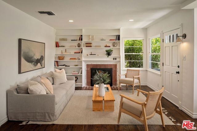 11829 Pacific Avenue, Los Angeles, CA 90066