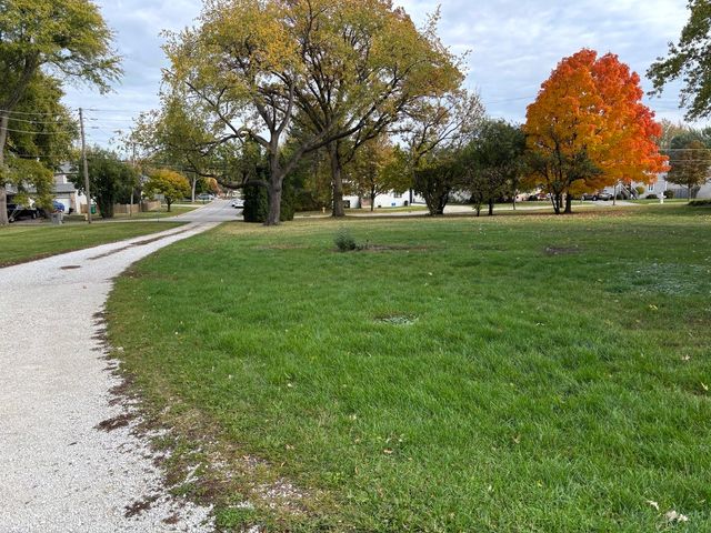 352 N Broadview Avenue, Lombard, IL 60148