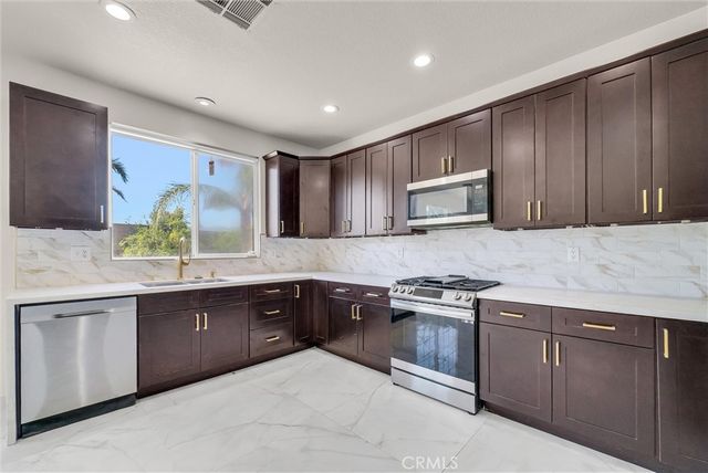 15708 Athena, Fontana, CA 92336