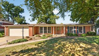 832 Westwood Drive, Ballwin, MO 63011