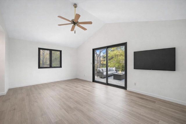 208 Maple TERRACE, Oconomowoc, WI 53066