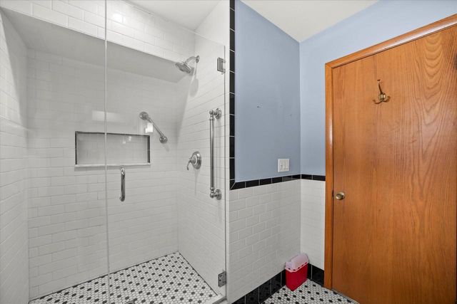 208 Maple TERRACE, Oconomowoc, WI 53066